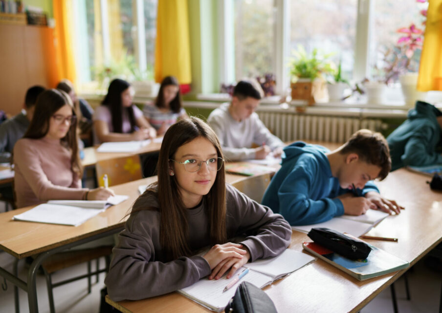 Fin des groupes de besoin obligatoires : le nouveau décret validé par le ministre