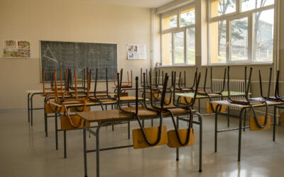 Raccourcissement des vacances scolaires : « il faudrait faire cours en plein été » dans des locaux inadaptés