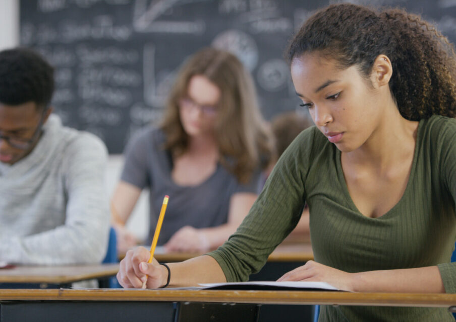 Bac 2026 : sujets et corrigés des épreuves de maths, physique-chimie et SVT