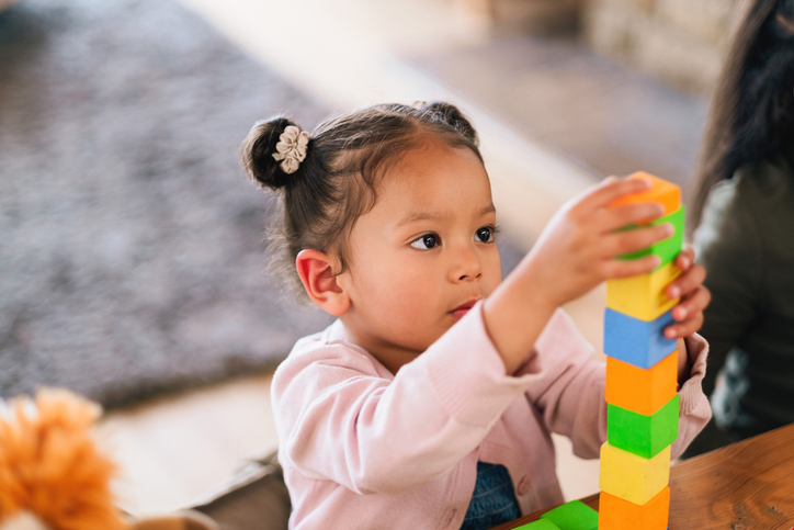 MathéMOTiques : enseigner le vocabulaire mathématique à la maternelle